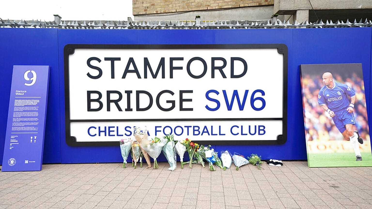 Flowers and tributes for Gianluca Vialli at Chelsea's Stamford Bridge ground, London, following the announcement of the death of the former Italy, Juventus and Chelsea striker