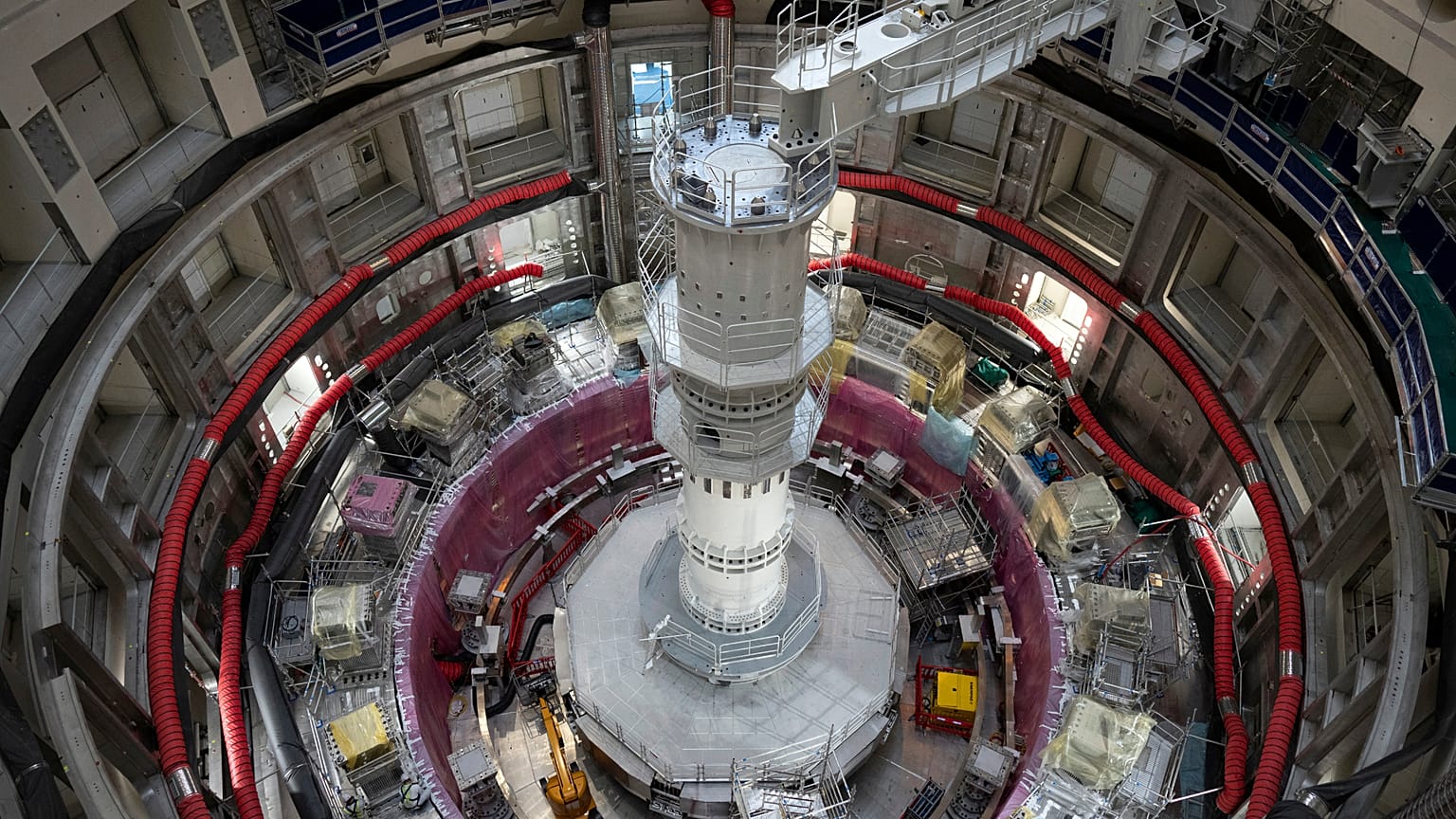 A máquina Tokamak do ITER registada em setembro de 2021