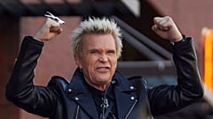 Billy Idol jubelt über seinen Stern, der sein Lebenswerk ehren soll.