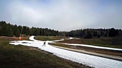 Foto que muestra la escasez de nieve de esta temporada