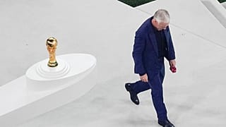 مدرب منتخب فرنسا ديدييه دوشان خلال حفل تتويج الفائز بكأس العالم في قطر 2022