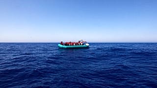 Resgate de Migrantes no Mar Mediterrâneo