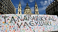 Diákok tüntetése a tanárok mellett Budapesten 2022. szeptember 2-án