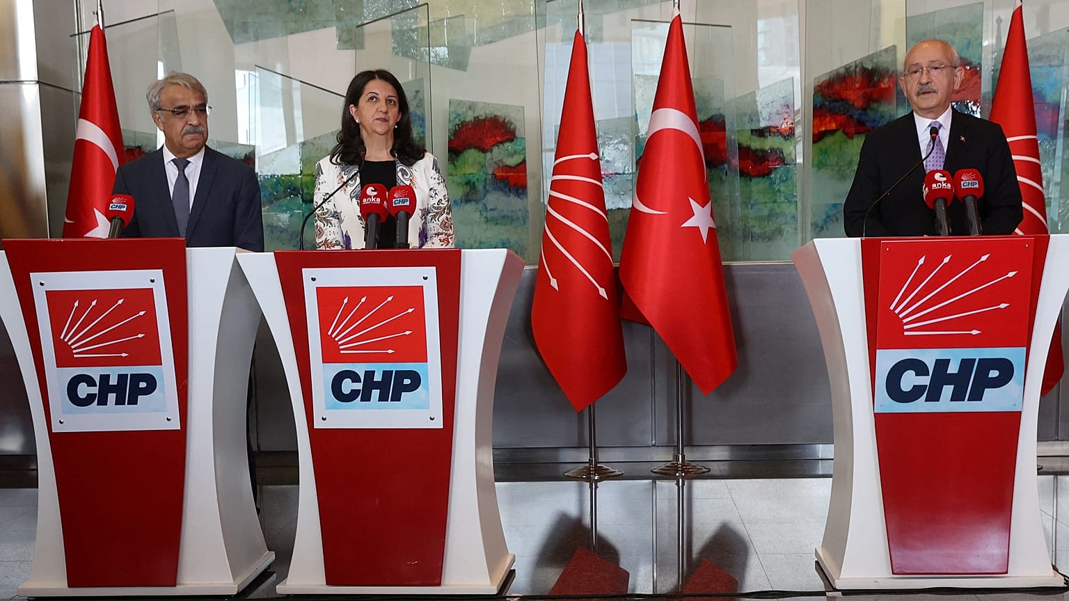 HDP Eş Genel Başkanları Pervin Buldan ile Mithat Sancar, Aralık 2021'de CHP ilderi Kılıçdaroğlu ile bir araya gelmişti