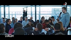 Maron beantwortet Fragen in der Sendung "Le rencontres du Papotin"