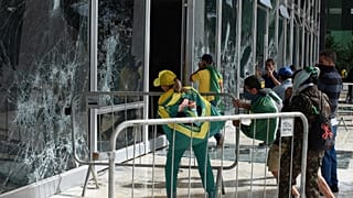Polícia de Brasília sob fogo cerrado