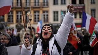 Rassemblement en soutien aux manifestations anti-régime en Iran, à Lyon, en France, dimanche 8 janvier 2023.