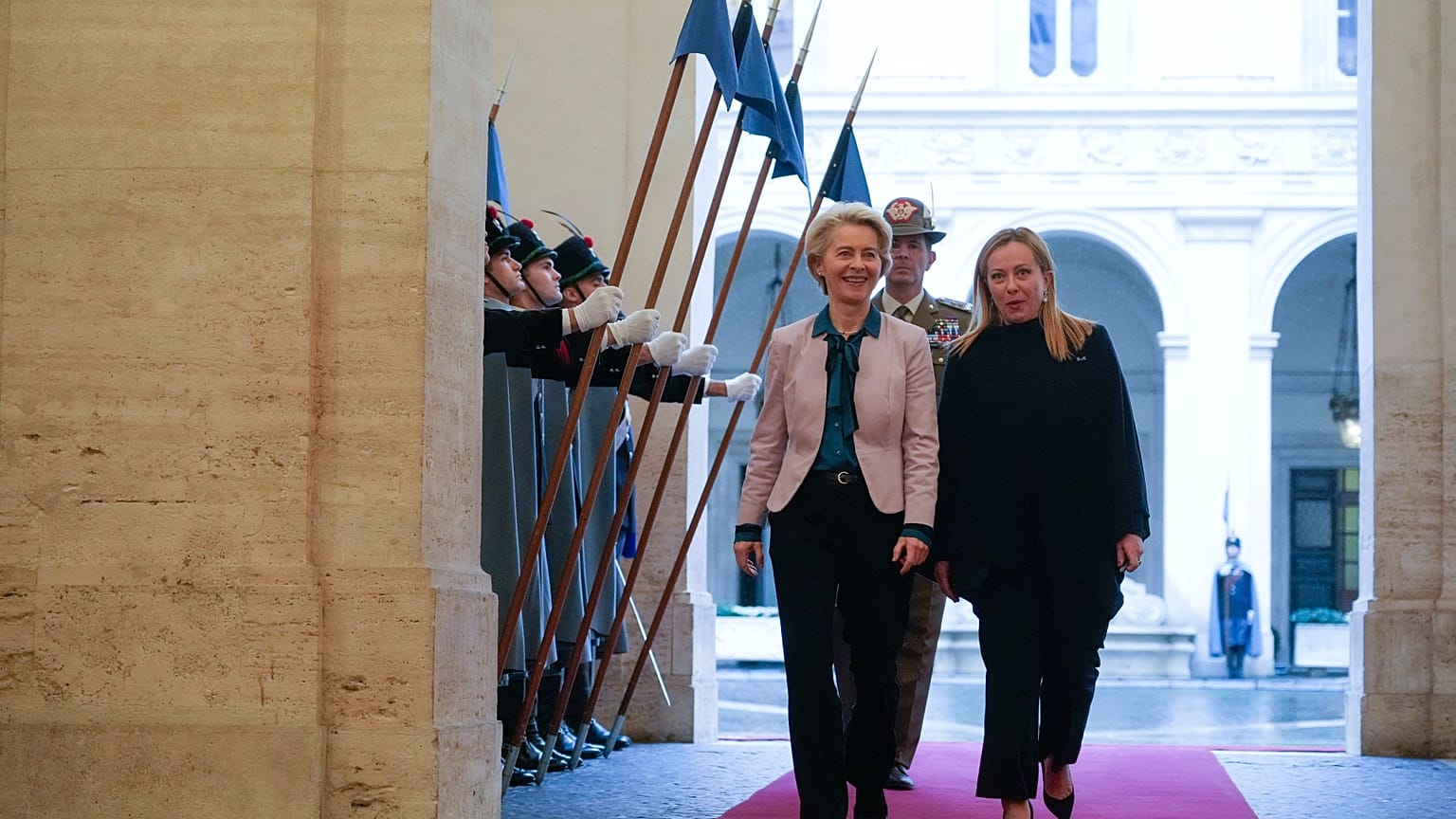 Ursula von der Leyen fez primeira visita ao governo de Roma desde que Giorgia Meloni tomou posse