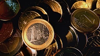 Quanto mais tempo a inflação de base permanecer elevada, maior será a dificuldade para os consumidores, que verão os seus salários e poupanças perderem valor