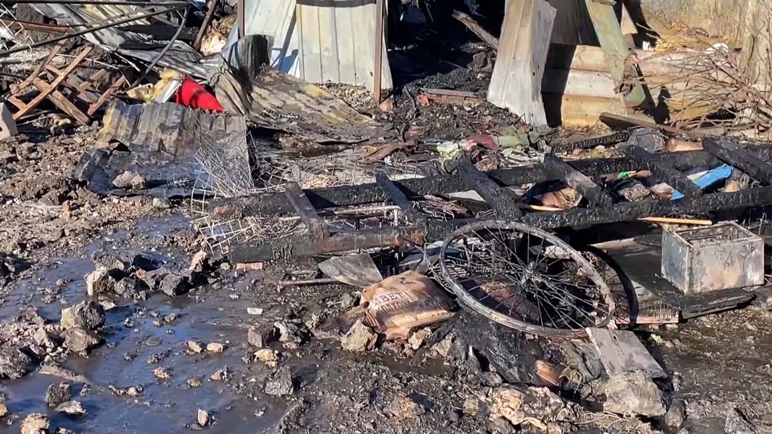 Une frappe russe a touché un marché dans le village de Chevtchenkové, dans le nord-est de l'Ukraine lundi 9 janvier 2023.
