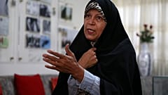 الناشطة الإيرانية فائزة هاشمي رفسنجاني ابنة الرئيس الإيراني السابق أكبر هاشمي رفسنجاني.