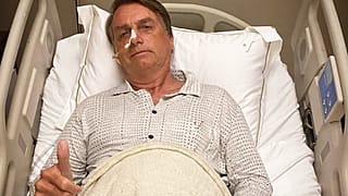 Jair Bolsonaro a Twitteren tette közzé a kórházi képet