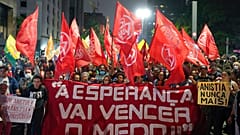 Protesto em São Paulo apelando à proteção da Democracia