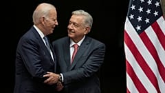 Президенты США и Мексики Джо Байден и Андрес Мануэль Лопес Обрадор