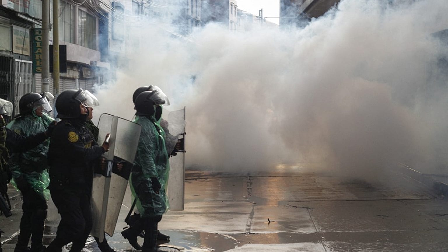 Protestos contra Presidente provocam pelo menos 17 mortes no Peru