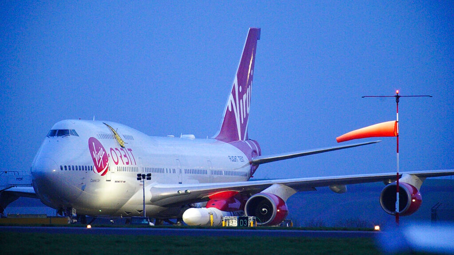 İngilizlerin roketini taşıyan "Cosmic Girl" adlı Boeing 747 tipi uçağı