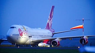 İngilizlerin roketini taşıyan "Cosmic Girl" adlı Boeing 747 tipi uçağı