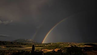Ουράνιο ΄τοξο μετά απο έντονη ωροχόπτωση στο χωριό Πόρτες Πελοποννήσου