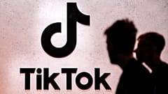 TikTok gehört dem in Peking ansässigen Unternehmen ByteDance, eine Tatsache, die Ängste vor politischer Einmischung schürt.
