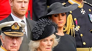Prens Harry ve eşi Meghan (üstte); Kral 3. Charles ve eşi Camilla (Altta)