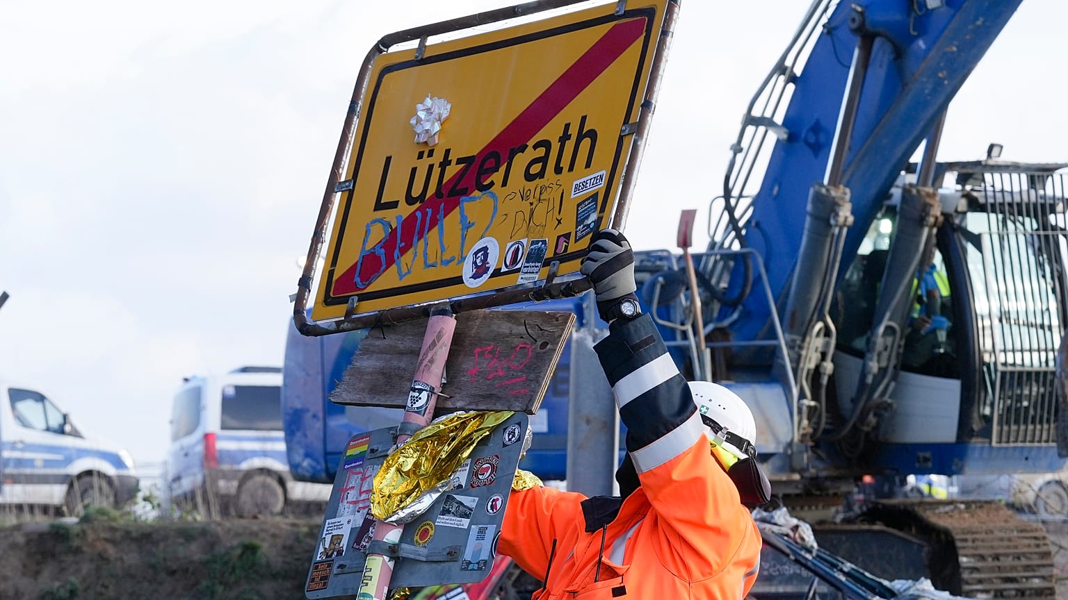 Tolgono anche il cartello... (Lützerath, 11.2.2023)