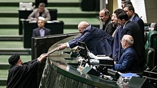 تقدیم لایحه بودجه ۱۴۰۲ به مجلس ایران