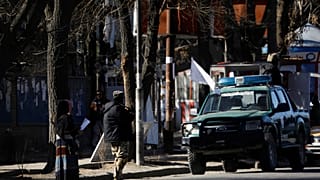 نفذت القوات الأمنية طوقاً أمنياً حول مكان الحادث