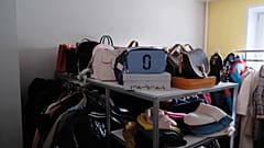 أغراض مستعملة للبيع في محل بيع في روسيا