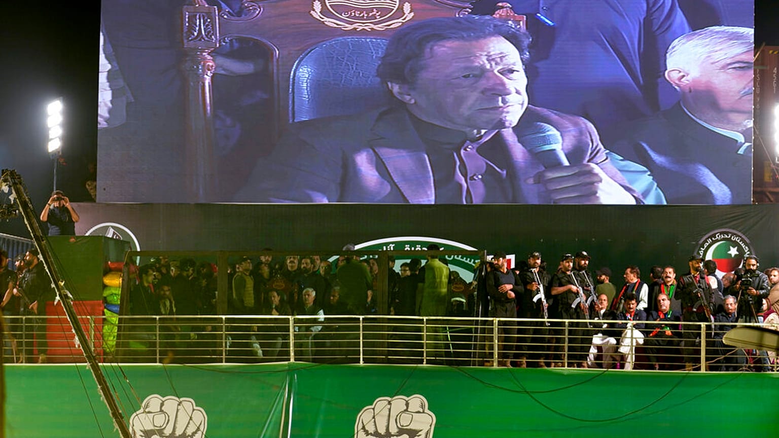 Eski Pakistan Başbakanı Han miting düzenledi 