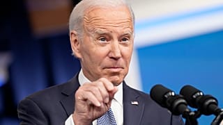 Le président américain Joe Biden répond aux questions de journalistes à la Maison Blanche le 12 janvier 2022.