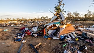 Összedőlt ház romjai az alabamai Prattville-ben 2023. január 12-én