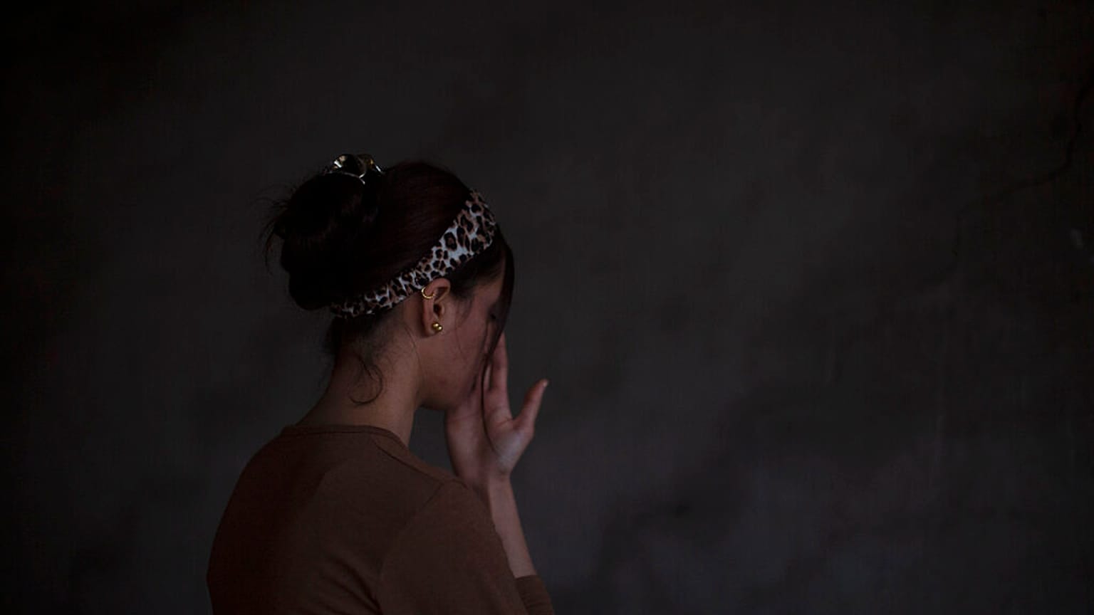 IŞİD'in işkencelerine maruz kalan Yezidi bir kadın