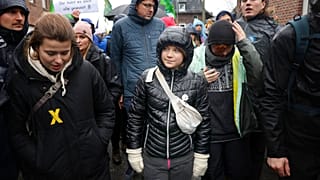 Die Klimaaktivist:innen Luisa Neubauer und Greta Thunberg unterstützen den Protest in Lützerath