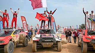 Le Qatarien Nasser Al-Attiyah et son copilote français Matthieu Baumel, vainqueurs du Dakar, dimanche 15 janvier 2023.