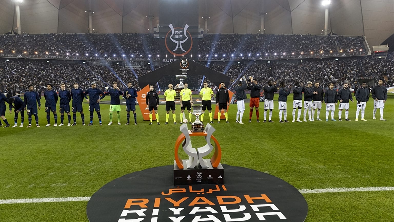 İspanya Süper Kupası final maçında, Real Madrid ile Barcelona takımları, Suudi Arabistan’ın başkenti Riyad’daki Uluslararası Kral Fahd Stadı’nda karşılaştı