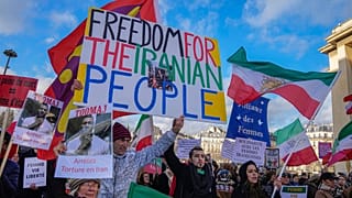 تجمع ایرانیان در پاریس در همبستگی با معترضان داخل کشور 