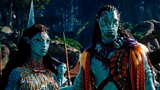  كيت وينسلت في دور رونال (على اليسار) وكليف كورتيس بدور تونواري في مشهد من فيلم "أفاتار: ذي واي أوف ووتر" 