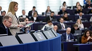 رئيسة البرلمان الأوروبي روبرتا ميتسولا جلسة عامة في ستراسبورغ