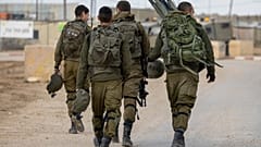 عناصر من الجنود الإسرائيليين بالقرب من معبر رفح الإسرائيلي.