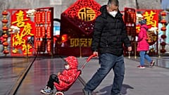Photographie prise de le 17 janvier 2023 à Pékin dans la rue piétonne Qianmen.
