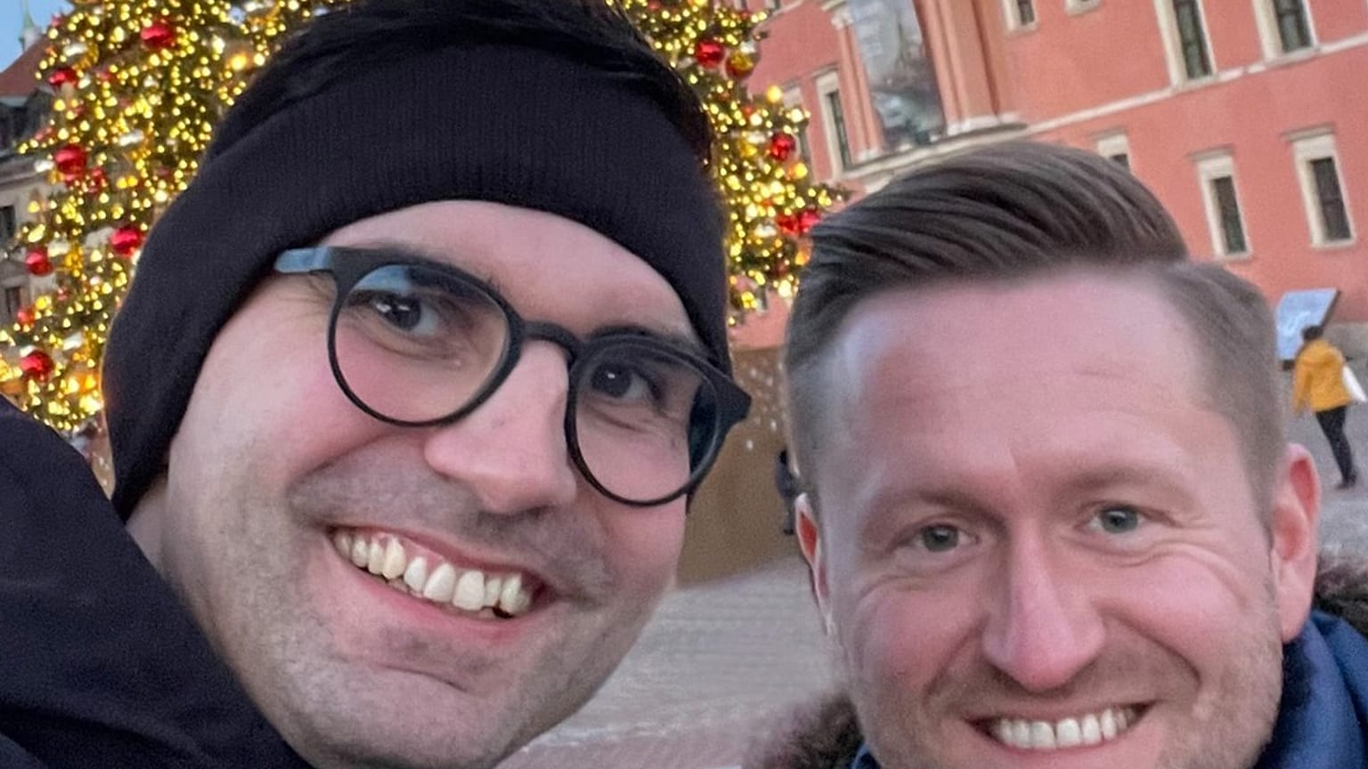 Zwei Bundestagsabgeordnete haben ihre Liebe bekannt gegeben.