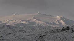 Der Snæfellsjökull aus der Ferne betrachtet