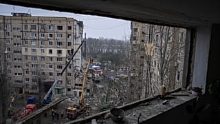 В результате российского ракетного удара погибли по меньшей мере 45 жителей девятиэтажки в Днепре.