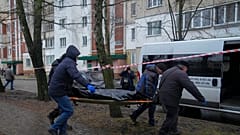 À Brovary, en Ukraine, sur les lieux du crash d'hélicoptère qui a tué le ministre ukrainien de l'Intérieur, le 18 janvier 2023