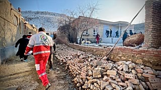 Merkez üssü Hoy kenti olan 5,4 büyüklüğündeki deprem, yerel saatle 13.38'de kaydedildi