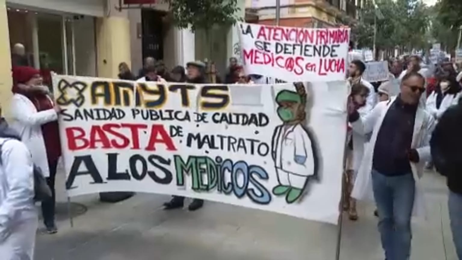 Amyts, el sindacto de los médicos en Madrid, protesta contra las malas condiciones de trabajo.