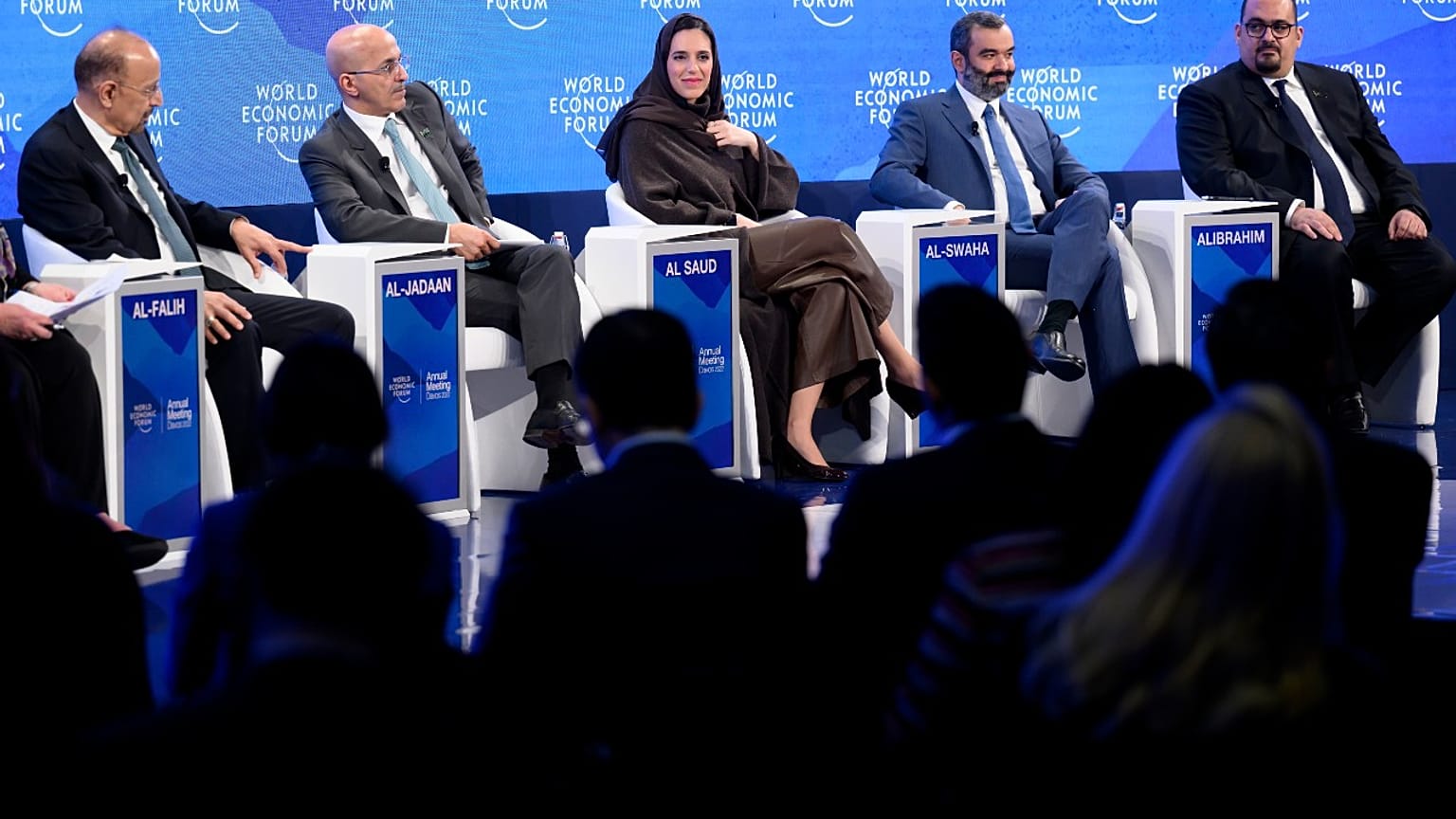 الوفد السعودي المشارك في  منتدى الاقتصاد العالمي في دافوس، سويسرا