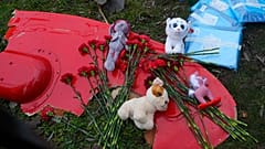 Teile des Hubschraubers am Absturzort, Kiew, 18.1.2022.