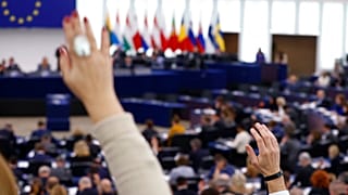 AP'de yolsuzlukla suçlanan milletvekillerine yöneltilen suçlamalar