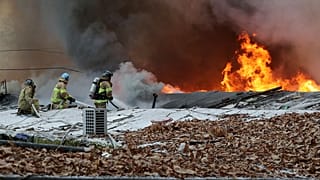 Η φωτιά έκαψε περίπου 60 σπίτια 